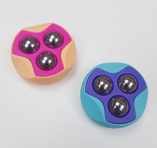 Cluster Ball - a silent fidget