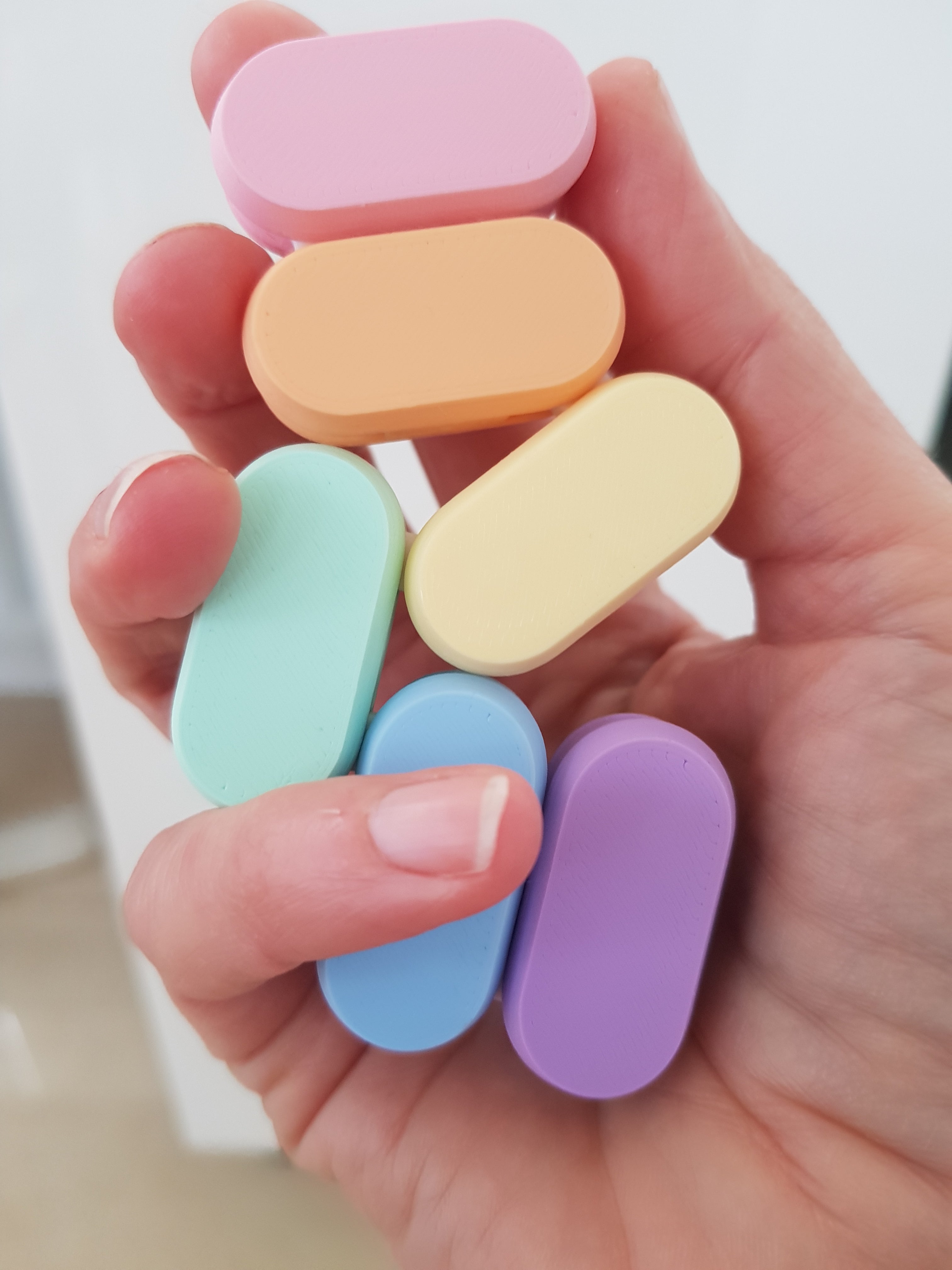 Fidgeta Leading designer of discreet fidgets for adults | Fidgets by Amelie ...
