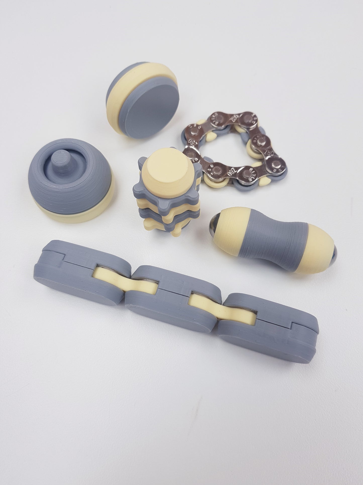 A Quiet Fidget Collection - for discreet fidgeting - Fidgets by Amelie