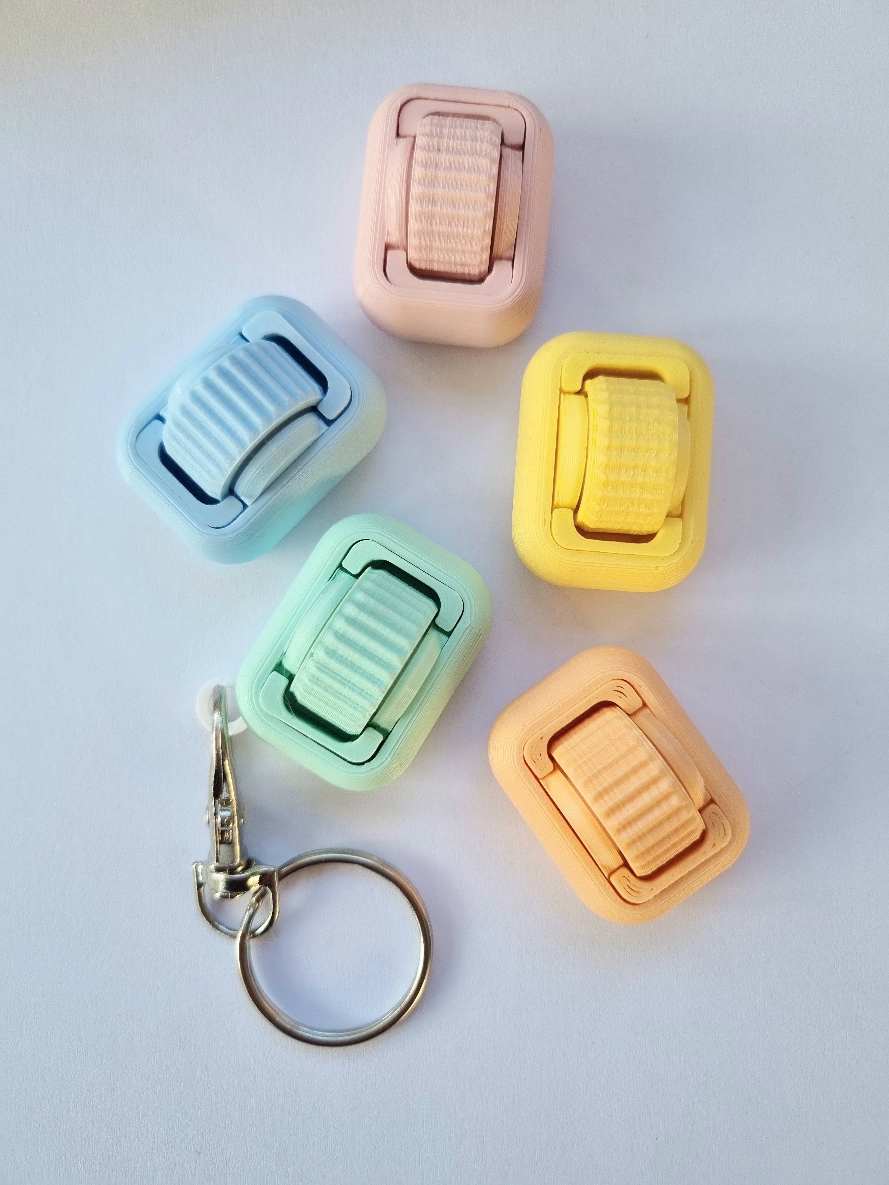 Leading designer of discreet fidgets for adults | Fidgets by Amelie ...